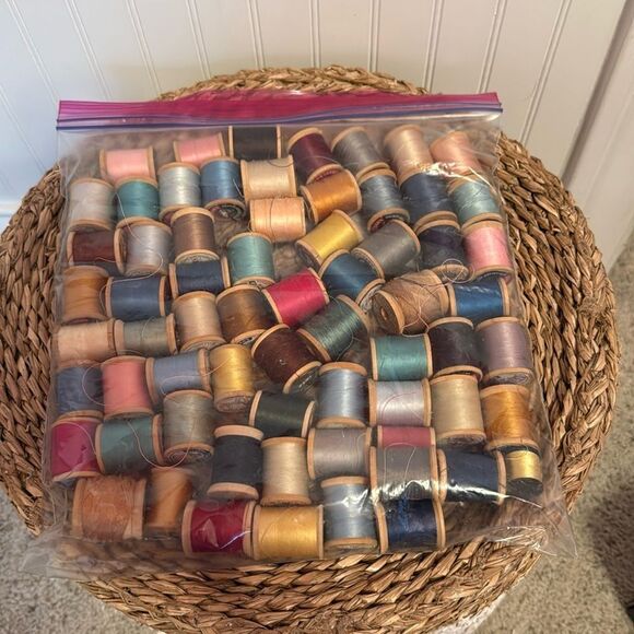 Vintage Assorted Sewing Thread Spools (some wooden spools) - Great Condition - Picture 2 of 10